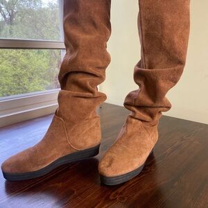 Suede slouch boots, made in Italy